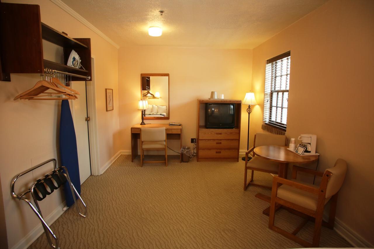 Canyon Inn Spencer Room photo